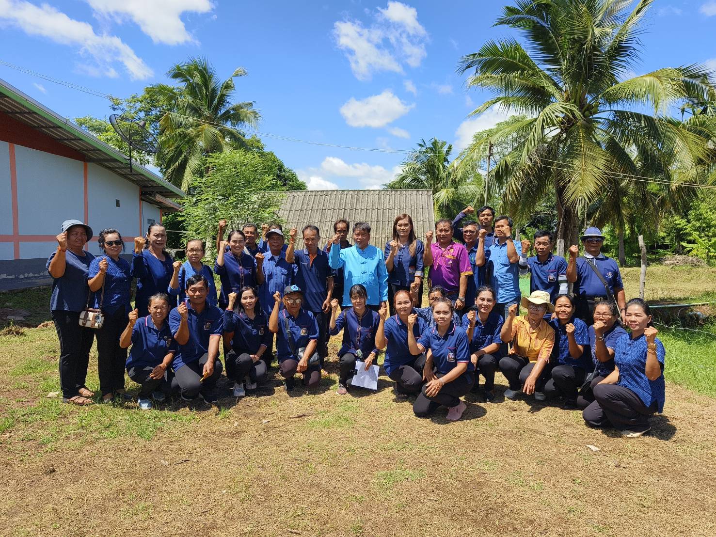  พช.เชียงขวัญ จังหวัดร้อยเอ็ด : จัดกิจกรรมเอามื้อสามัคคี โคก หนอง นา โมเดล อำเภอเชียงขวัญ จังหวัดร้อยเอ็ด